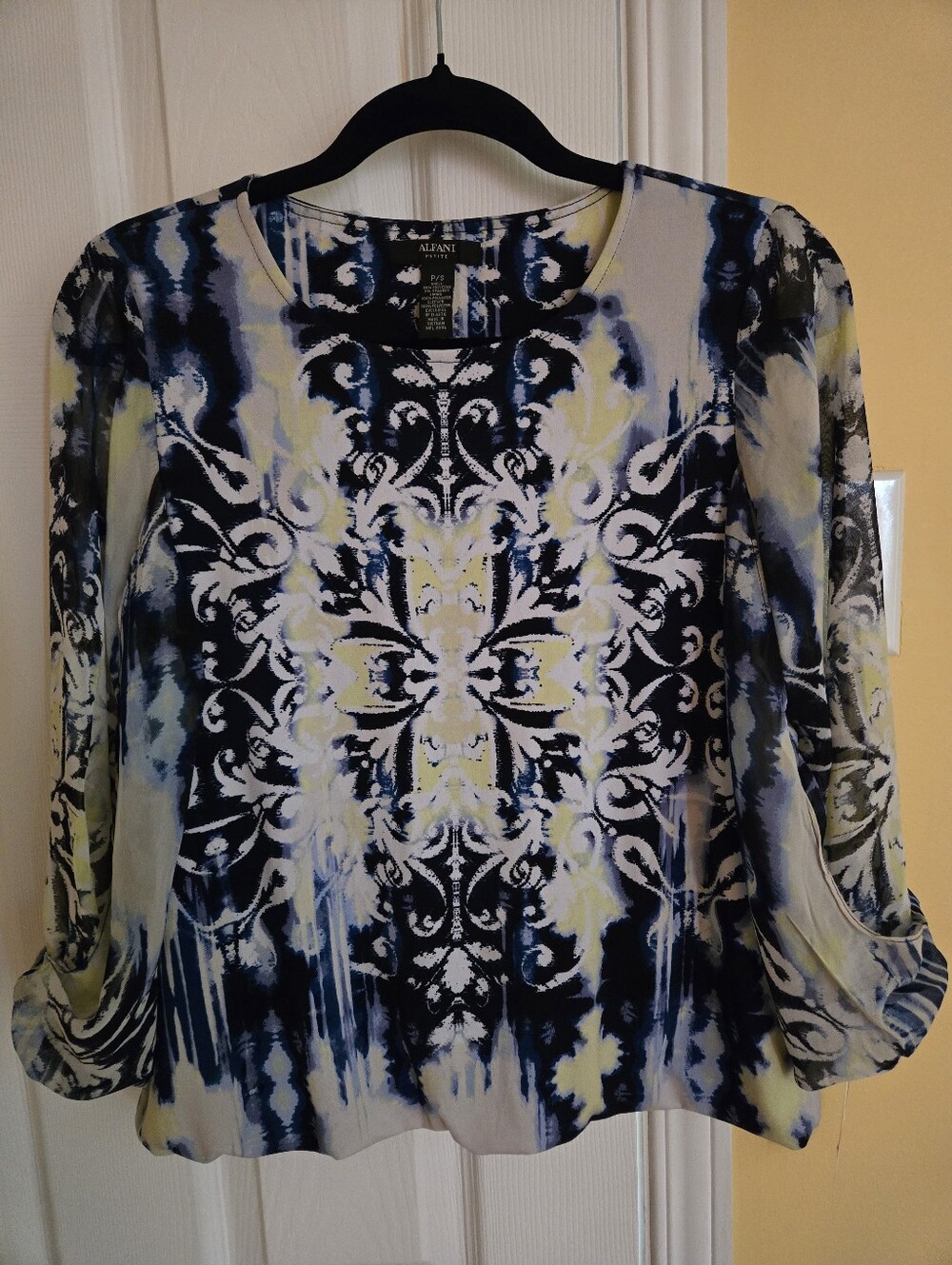 🌸ALFANI PETITE Blue-White-Yellow Blouse With Abstract Prints And Sheer Sleeves